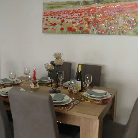 Nexthome Pool & Terrace Apartman *