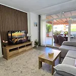 Nexthome Pool & Terrace Apartman *