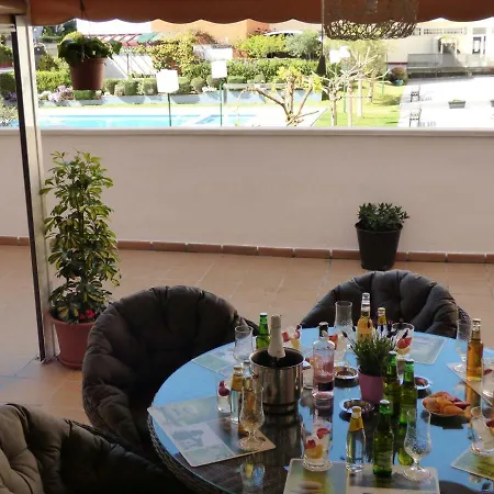 Nexthome Pool & Terrace Apartment *